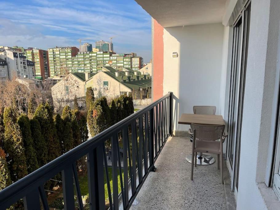 Idealapartments Llc 4 Pristina Exterior photo